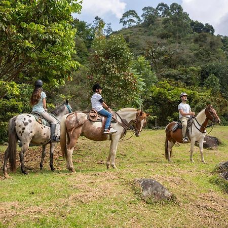 La Herradura Lodge Санта Роса де Кабал Екстериор снимка